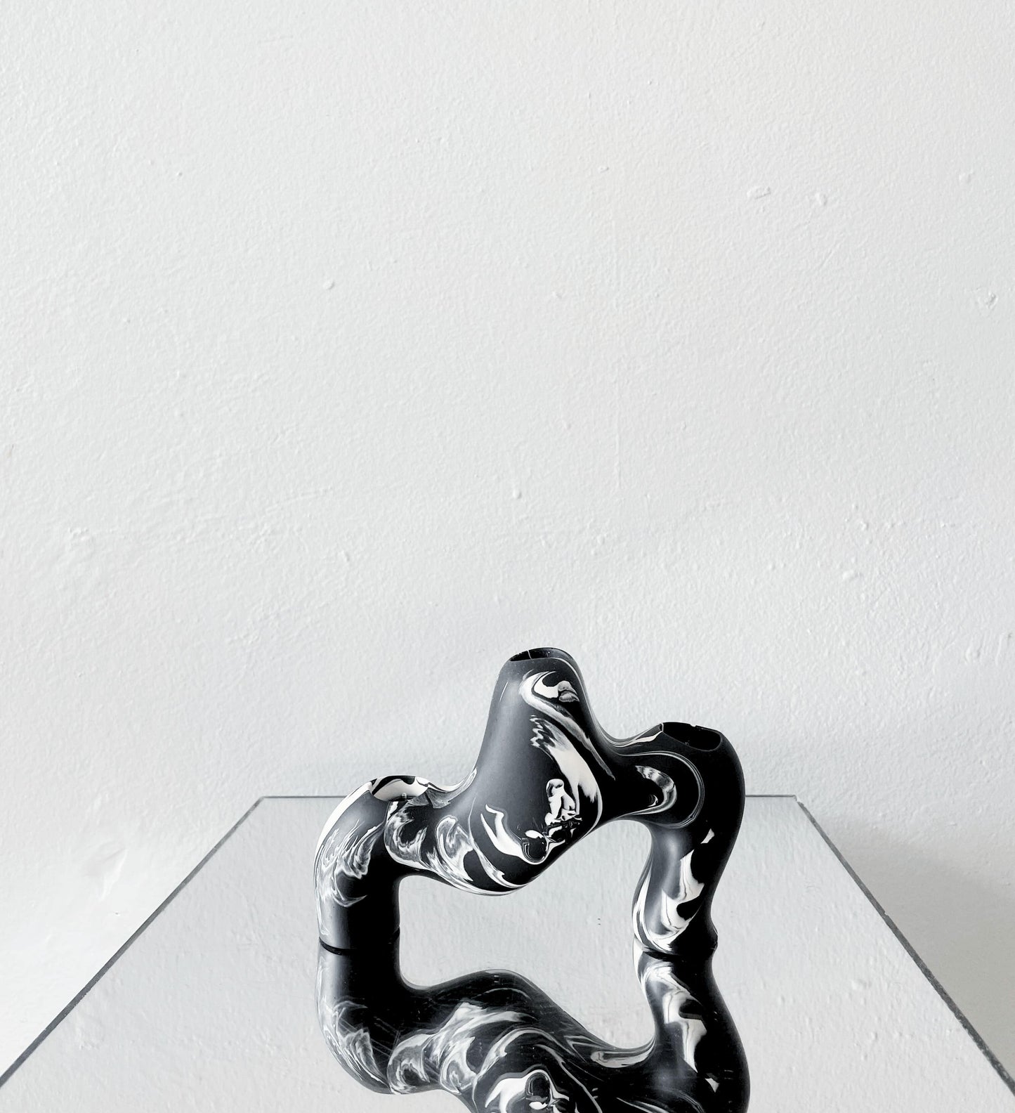WAVY BABY CANDLE HOLDER